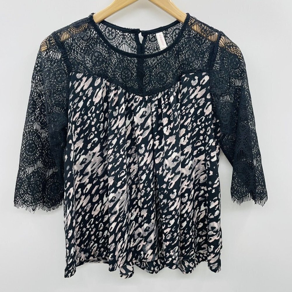 Xhilaration Womens Medium Lace Yoke 3/4 Sleeve Animal Print Blouse Black 1359